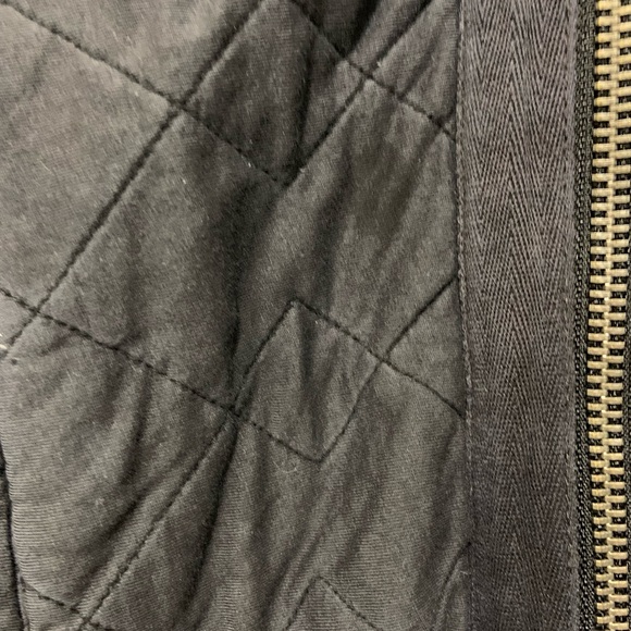 Free People Women’s (Medium) Black Quilted Jacket with Hood and zipper back. - Picture 11 of 11